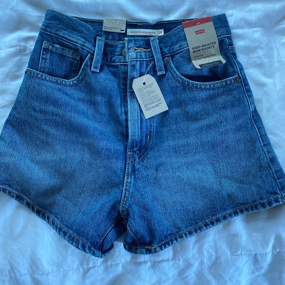 Brand new Levi’s mom shorts